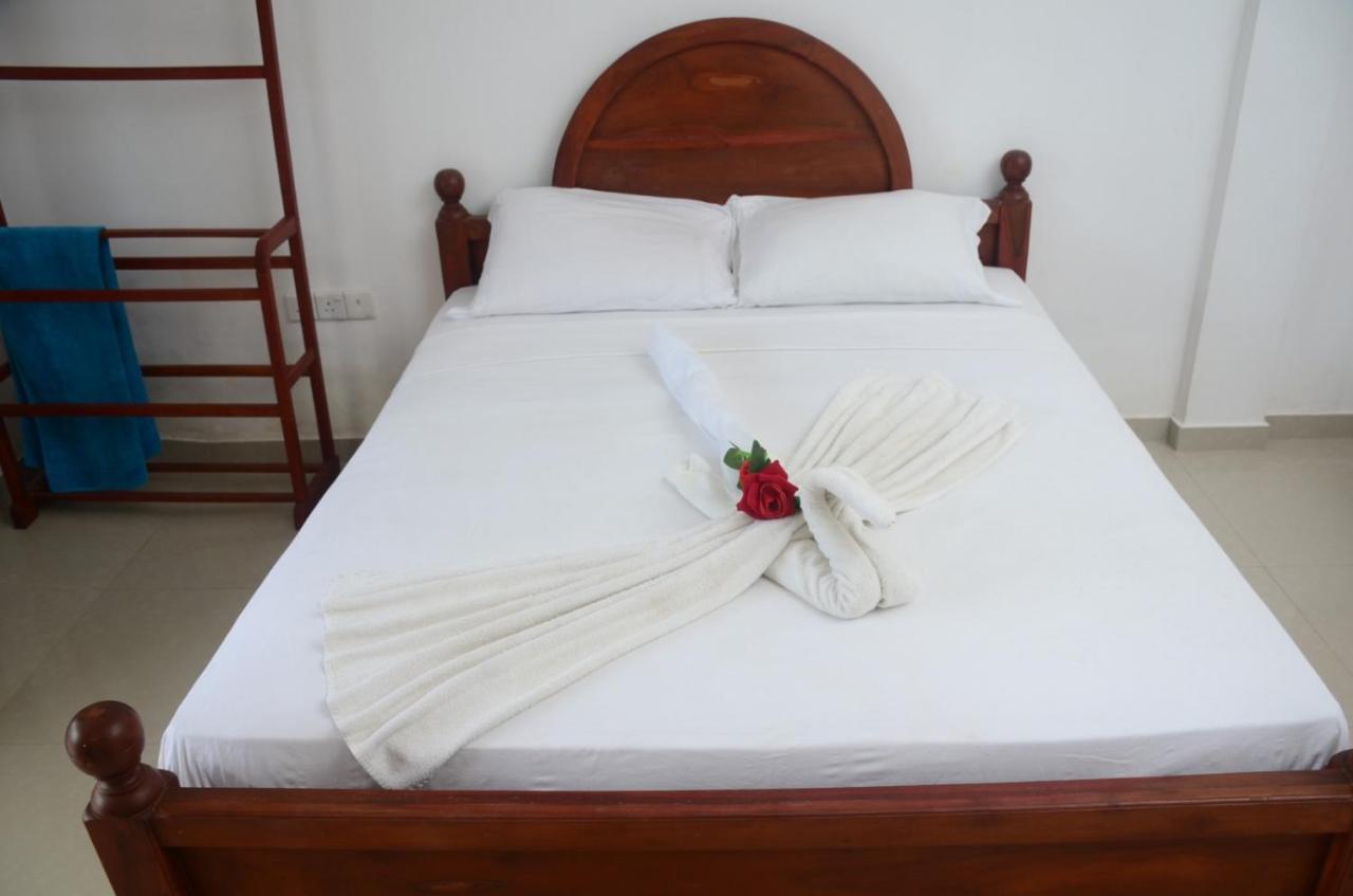 Hotel White Baby à Hikkaduwa Extérieur photo